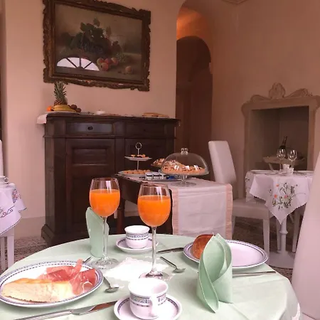 Couette-café Costanza 2*